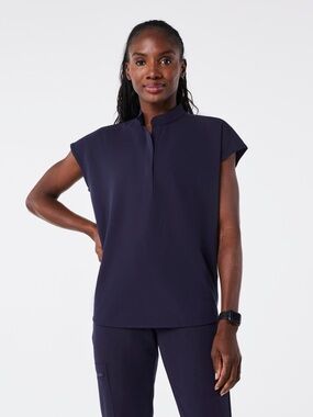 FIGS Women’s Scrub Set in Navy